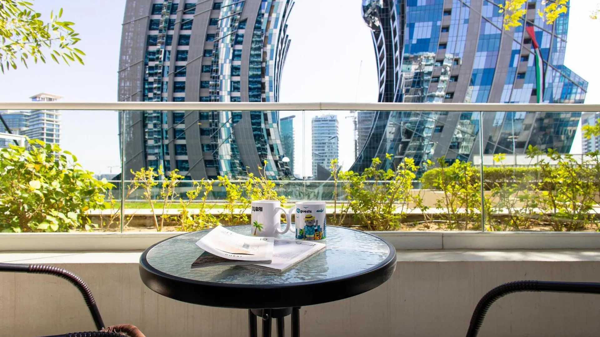 Higuests - Vibrant 1Br In Business Bay Apartment Dubai